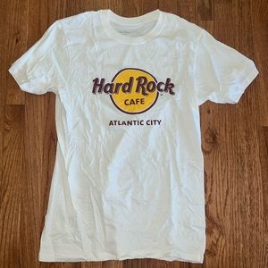 Hard Rock Cafe Atlantic City Women’s Cut White Short Sleeve T-Shirt Size Medium